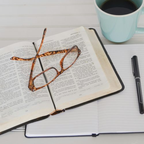 Bible-open-with-glasses-journal-pen-black-coffee-in-turquoise-mug-christian-counselling-alive-counselling-barb-egan-counseling-christian-jesus