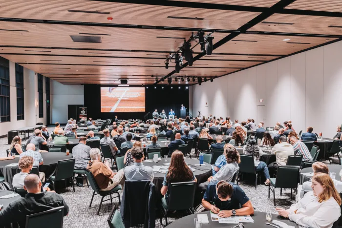 barbara-egan-keynote-speaker-audience-clapping-baylor-university-ncaa-mental-performance-leadership-mental-health-speaker-christian-inspirational-motivational-speaker-Global-Congress-of-Sport-Athletes