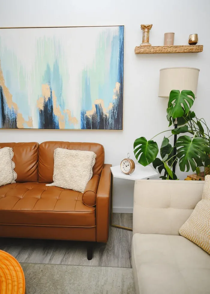 alive-counselling-office-chairs-couches-plant-painting-Kelowna-British-Columbia-therapy-office